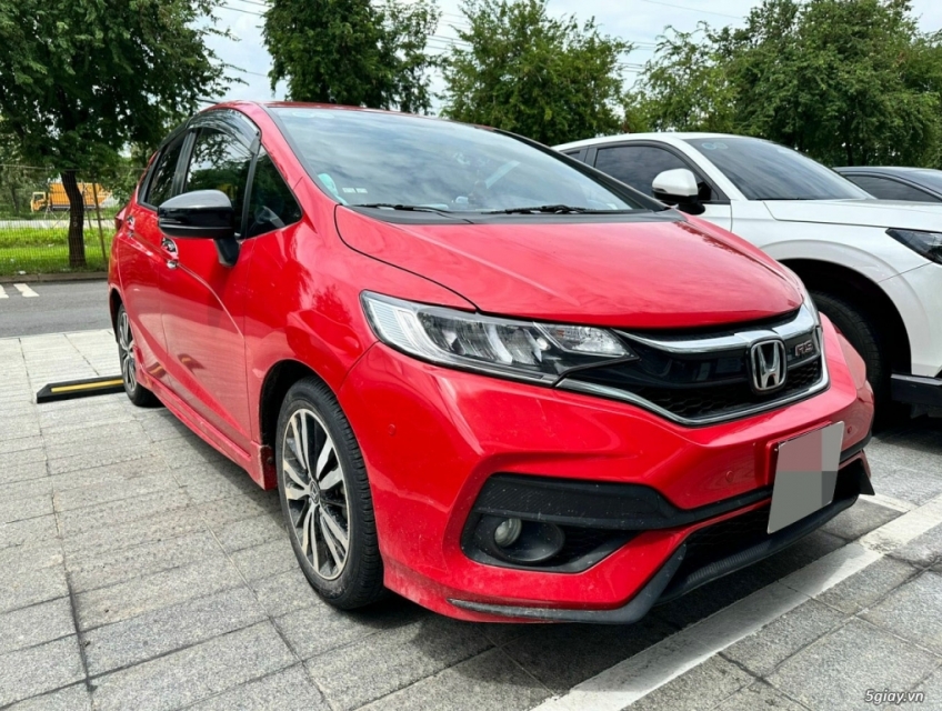 Honda Jazz sản xuất 2019 odo 12.000 km full ls hãng.
