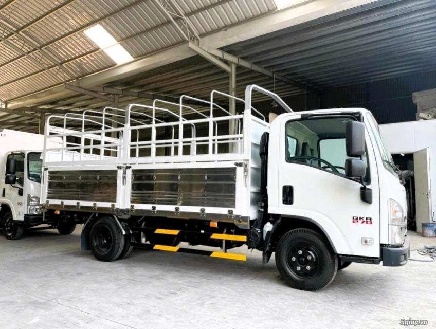 QKR 270 tải trọng 2790kg dài 4m3 mui bạt tiêu chuẩn