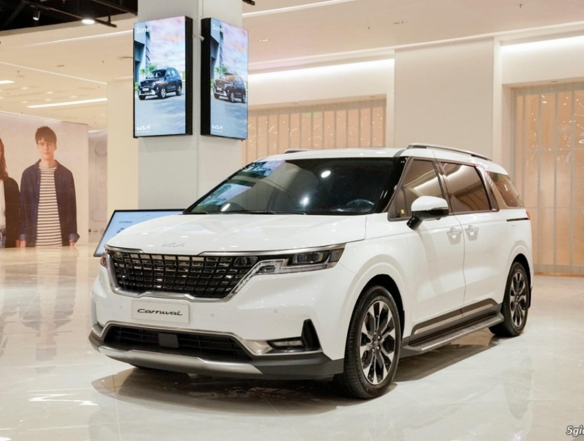 KIA CARNIVAL SIGNATURE 2023