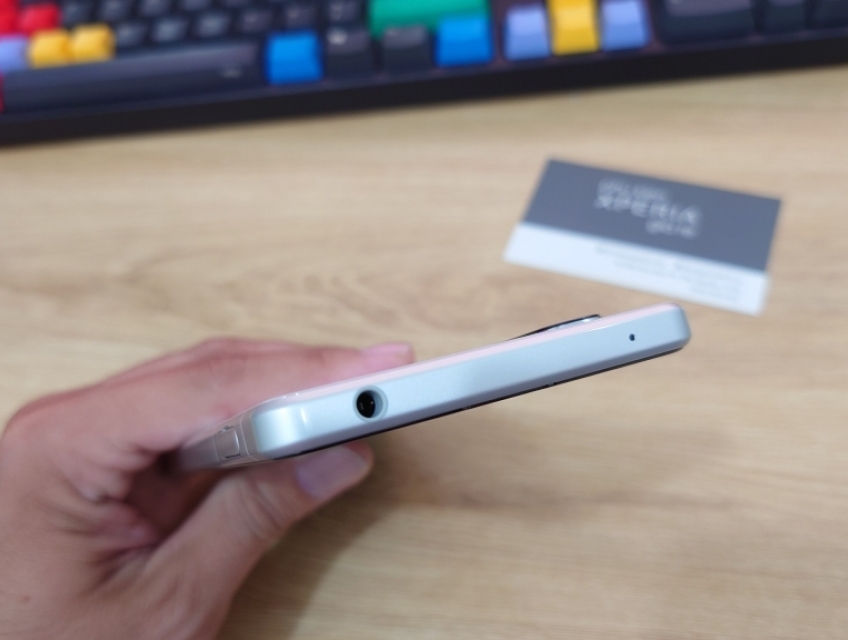 Xperia 1 Mark II. Like new, full zin áp, nguyên bản nhà sản xuất.