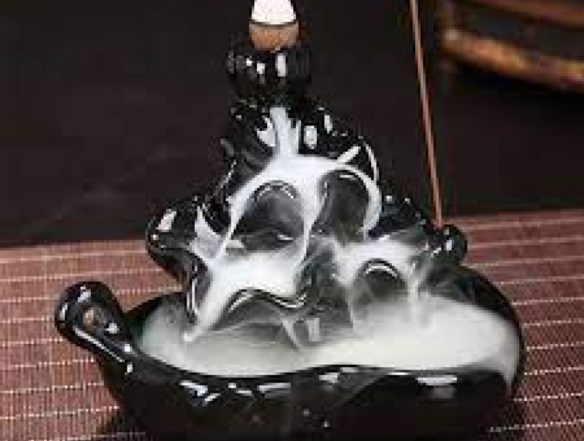 Công Dụng Tuyệt Vời Của Trầm Hương Trang Trí Phòng Khách