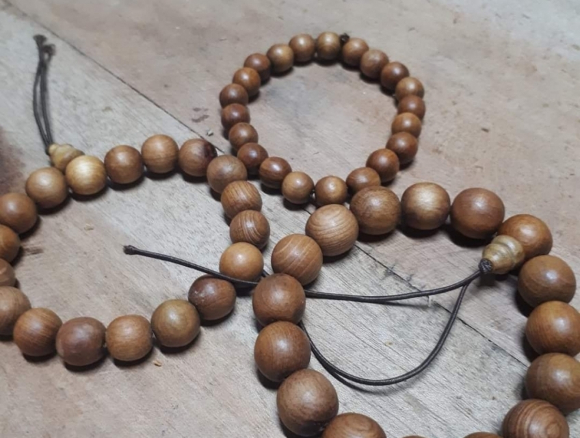 chuỗi gỗ ngọc am thơm nhức nách