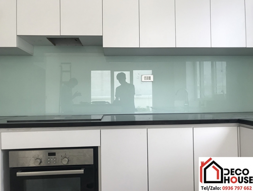 Cách tính giá kính cường lực ốp bếp 8mm theo mét vuông