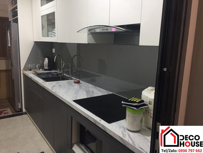 Cập nhật bảng giá kính ốp bếp màu ghi theo diện tích lắp đặt