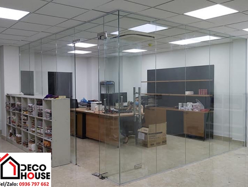 Vách kính văn phòng trong thiết kế không gian coworking