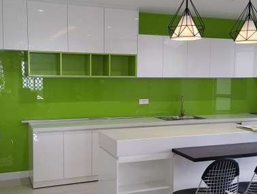 Kính ốp bếp màu xanh non: Tạo cảm giác thư thái cho không gian bếp