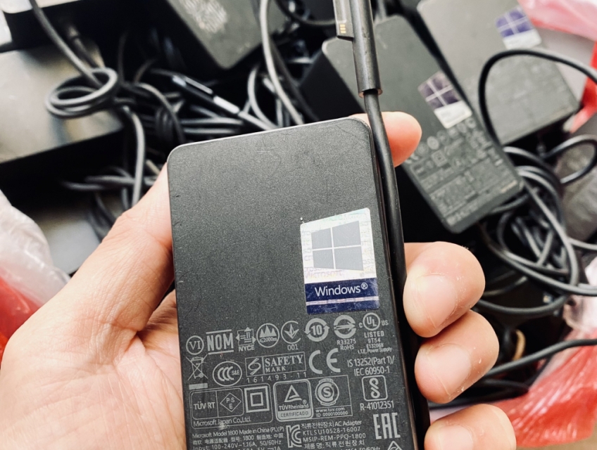 Sạc SURFACE 44W / 65W / 102W / 127W zin theo máy & Bàn Phím Surface GO