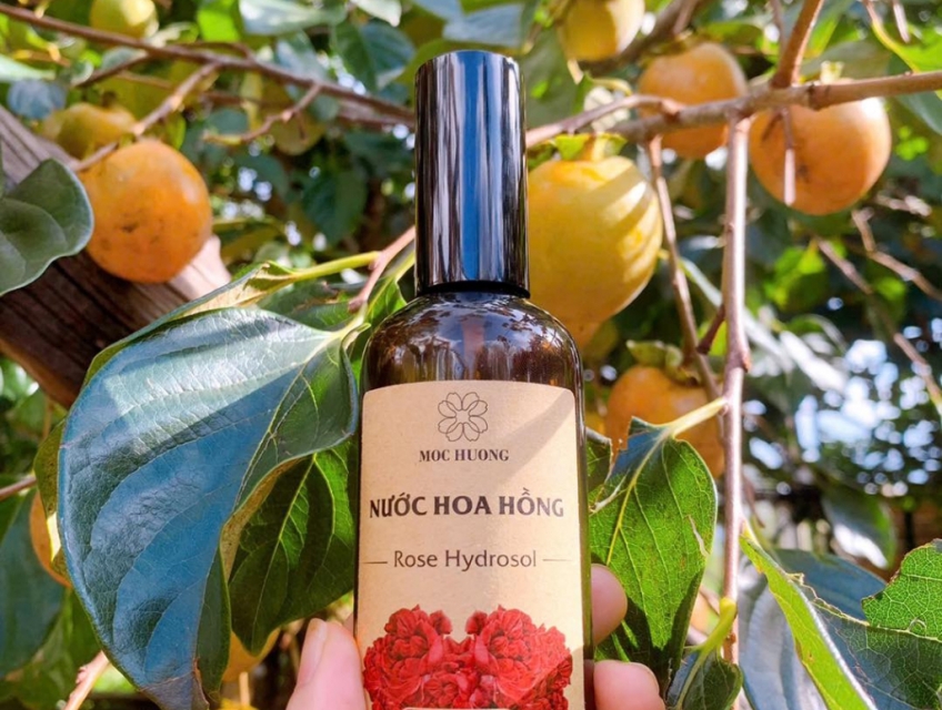 Nước Hoa Hồng