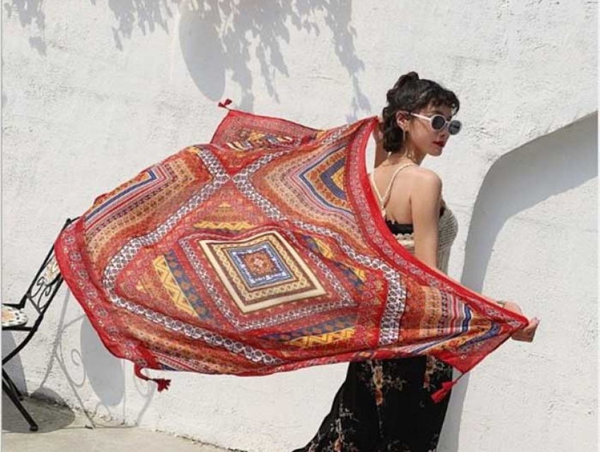 Lựa chọn vòng cổ vỏ sò đi biển phù hợp với phong cách của nàng