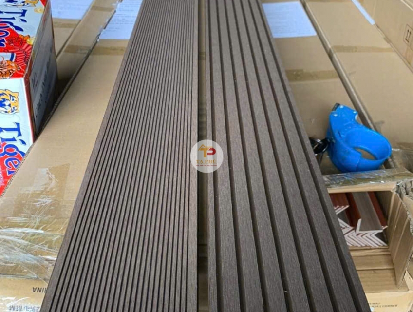 Ván nhựa lót sàn ngoài trời