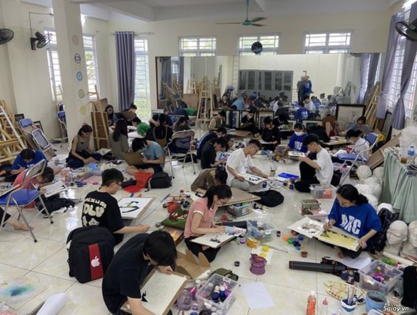 Luyện thi vẽ ở Trần cung Nghĩa Tân Cầu giấy