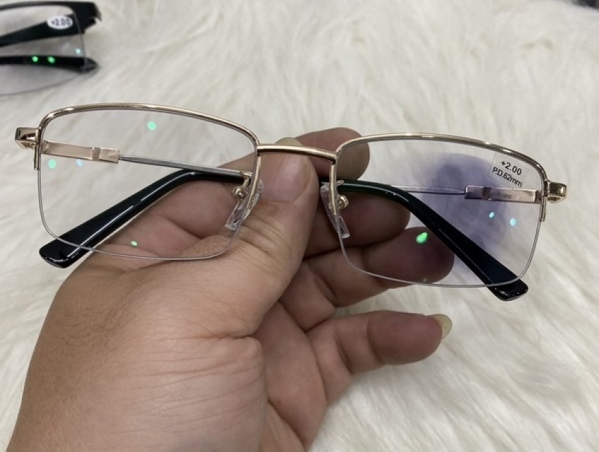 Địa chỉ bán kính lão đổi màu đa tròng Nhật Bản cực xịn giá chỉ từ