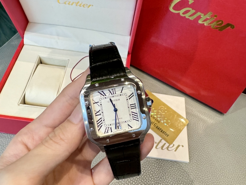 Đồng hồ Cartier Santos dây da fullbox .