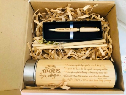 Quà Tặng 20/11 Độc Đáo - Cốc Tre & Bút Gỗ Khắc Tên