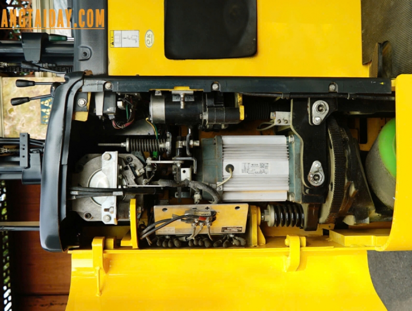 Bán Xe Nâng Điện Đứng Komatsu 1,3 tấn Nhật Bãi