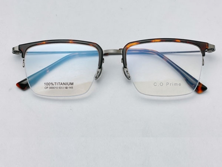 Quà tặng bạn trai ý nghĩa gọng kính titan Coprime chính hãng 300010
