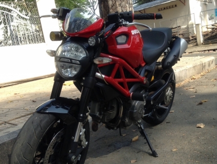 DUCATI MONSTER 796