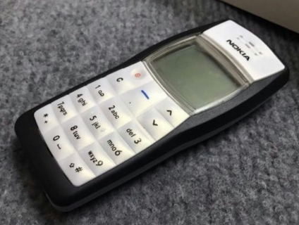 Cần bán: Nokia 1100 cổ chính hãng kèm xạc