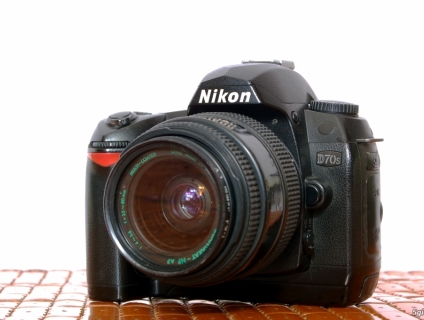 Nikon D70s + Len 35-80