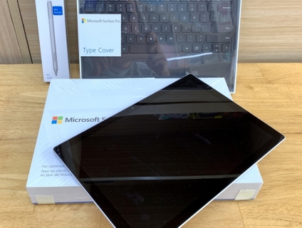 Surface Pro 2017 i5-7300 + Pen + Type Cover Black