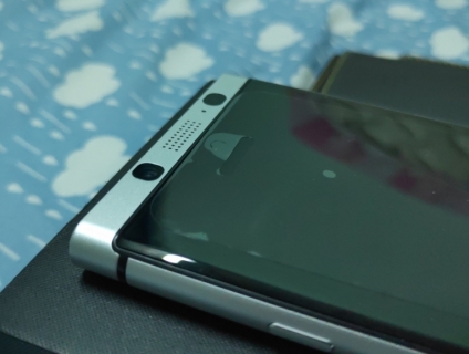 Blackberry Keyone chính hãng mua tại Mai Nguyên 11/10/2019