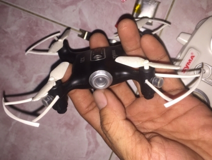 may bay không camera