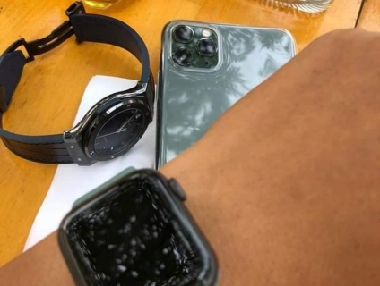 Hot Trend Apple Series 5 dây cao su xanh mới nguyên Seal