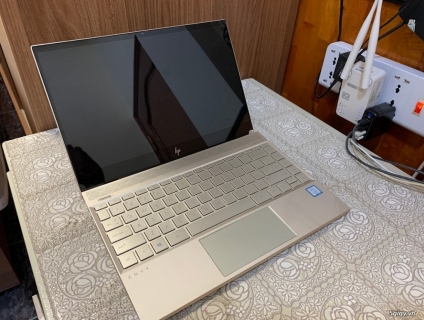 HP Envy 13-Core i7-8550U như mới 99%