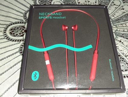 Tai nghe Bluetooth đeo cổ âm thanh rất hay, mới 100% FullBox. End 23h ngày 23/11/2019