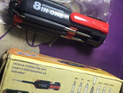 MS76 - Tua vít đa năng 8 trong 1 ( có đèn LED ) Đấu giá kết thúc hôm nay 23h00p ngày 26/11/2019