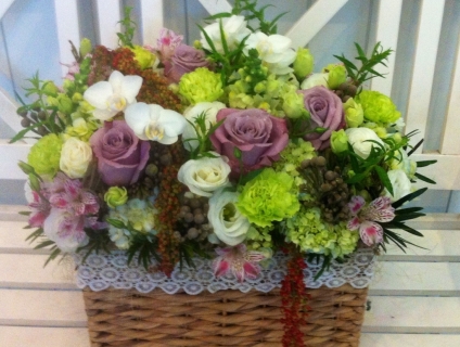 Giỏ hoa nhỏ nhắn - Xinh xắn chào xuân