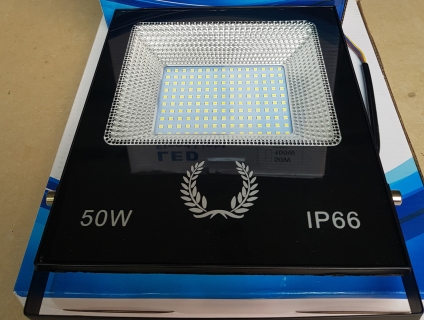 ĐÈN PHA LED 50W MẶT KIẾNG, CHỐNG NƯỚC IP66
