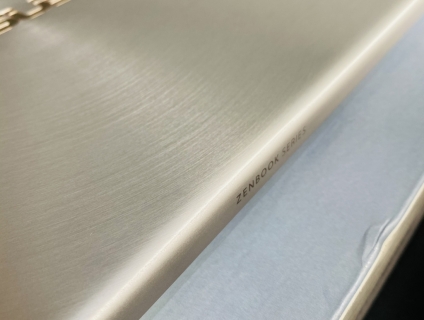 Asus ZenBook UX533FD i5 8265U/8GB/256GB/2GB GTX1050/Túi/Win10 (A9091T)