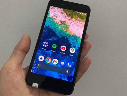 Sharp Android One S3 mượt mà, giá tốt