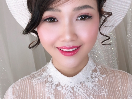 Nhận makeup cô dâu , dự tiệc,bà sui, hội nghị vv,,tại nhà
