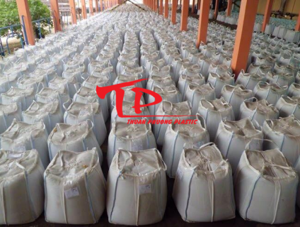 Bao jumbo đựng bắp ủ chua, bã mía, mì lát