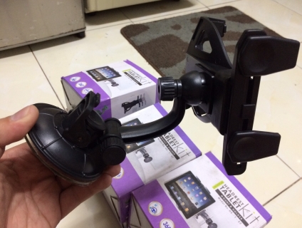 Thanh lý 9 cái giá đỡ Ipad hít kính 200K !