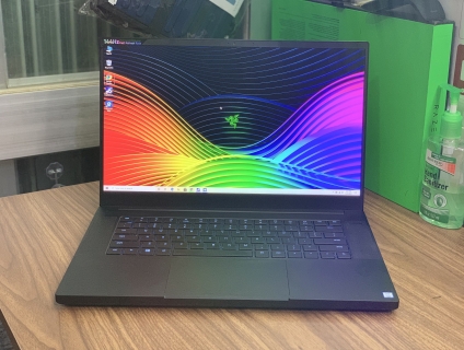 Razer 15 Base 2019 i7 9750H 144Hz RTX 2060