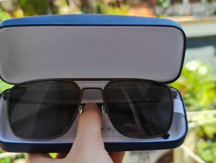 Kính Lacoste màu đen chính hãng săn sales tại Anh chống 100%UV