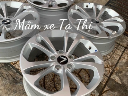 Cần thanh lý bộ mâm zin Vinfat Lux A 18 inch