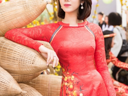 Những mẫu áo dài nên có trong tủ đồ vào dịp tết 2023!