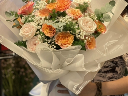 Bó hoa hồng cam 499k