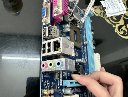 Main gigabyte h61-ds2,b75-d3v có fe + i3 2100