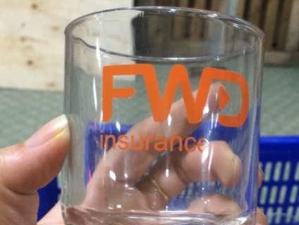 Ly thuỷ tinh làm quà tặng trong dịp nào?