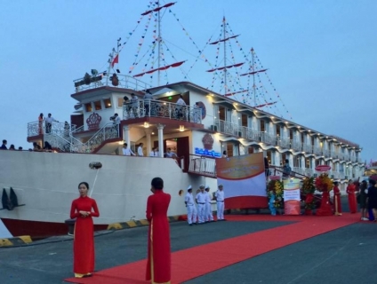 Ăn Tối Buffet Du thuyền Sài Gòn 499k/vé (33 món)