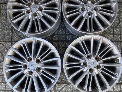 Thanh lý mẫu mâm zin hyundai kona17inch pcd 5x114,3