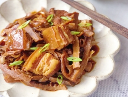 Học lỏm công thức nấu thịt kho măng khô lạ miệng lại ngon cực kỳ