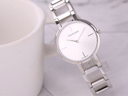 Nên mua đồng hồ cặp 2020 để tặng người yêu?