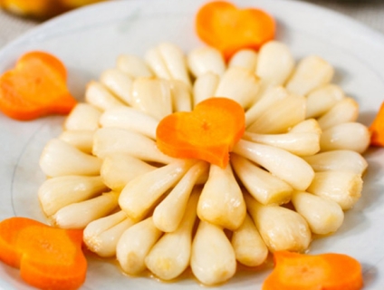 Cách muối củ kiệu ngon giòn chua ngọt đón tết 2023