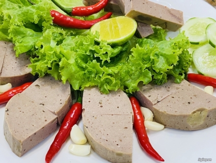 Chả bò đóng lon Quảng Ngãi - sản phẩm nhà làm 100% từ thịt